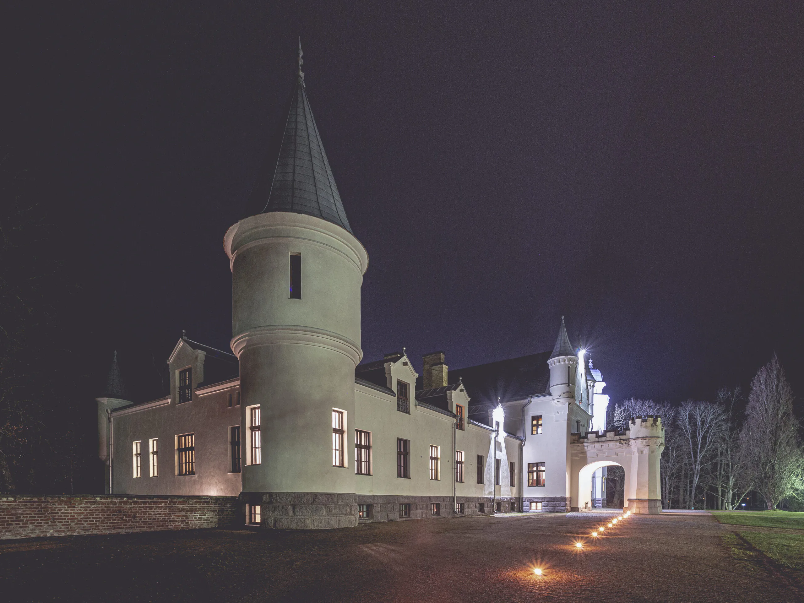 Kummituslik õhtusöök lossis 29. november 2025